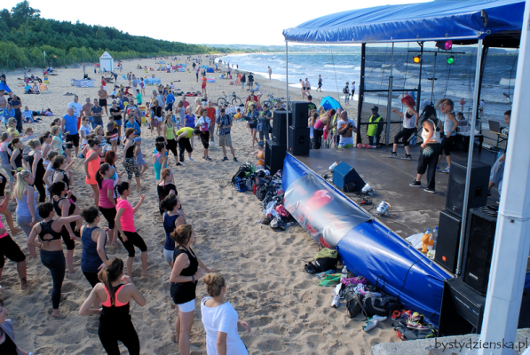 Zumba fitness na plaży, reportaż, zdjęcia, fotografia, zawody, trening, pokazy, Gdynia, Gdańsk, Trójmiasto, Bystydzieńska